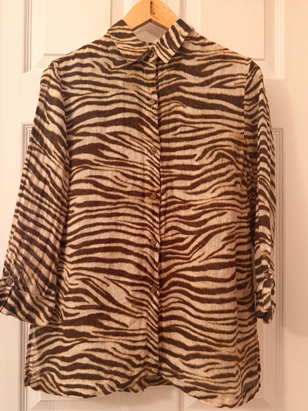 Animal print Button-Up women’s Shirt, 100% Linen, casual chic size S